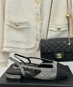 Chanel | Chanel Classic Sling BackColor blocked thick heel empty sandalsAlthough it is one oets124ni