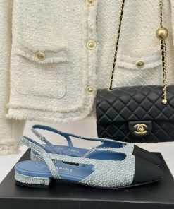 Chanel | Chanel Classic Sling BackColor blocked thick heel empty sandalsAlthough it is one o5khfvcxc