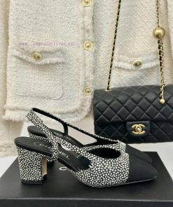 Chanel | Chanel Classic Sling BackColor blocked thick heel empty sandalsAlthough it is one odcukc2ah