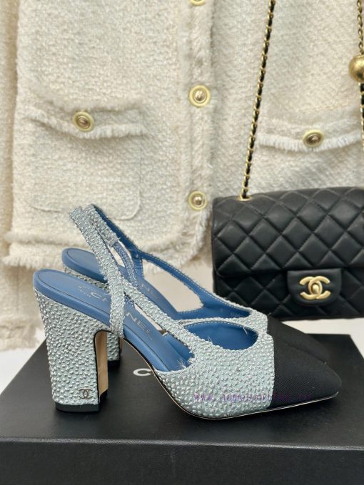 Chanel | Chanel Classic Sling BackColor blocked thick heel empty sandalsAlthough it is one o022nr6a2