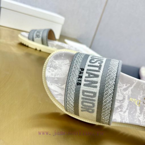 Dior - Dior 2024 Early Spring New Reverse Thick Bottom Jelly Color Women's SandalsCD letter ju94l6l0 - Image 10