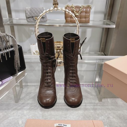 The strap design of the 24SS autumn and winter new short boots is full of sense, showcasing wdv4agr3