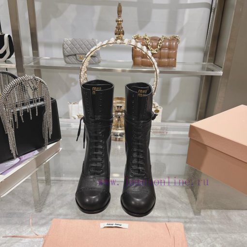 The strap design of the 24SS autumn and winter new short boots is full of sense, showcasing 533hhlqe