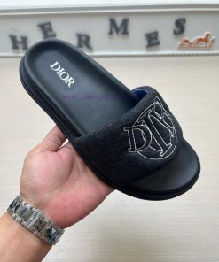 Dior men's slippers, a popular item on the official Dior website, are now available for salwy0gcidc