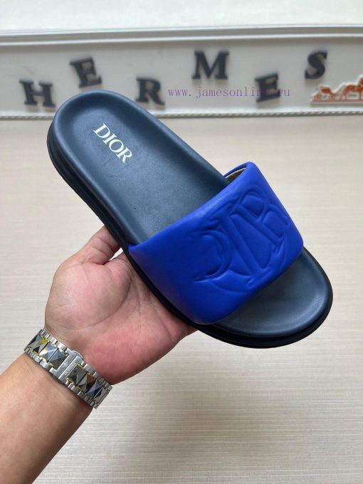 Dior men's slippers, a popular item on the official Dior website, are now available for saleswu5o5n4