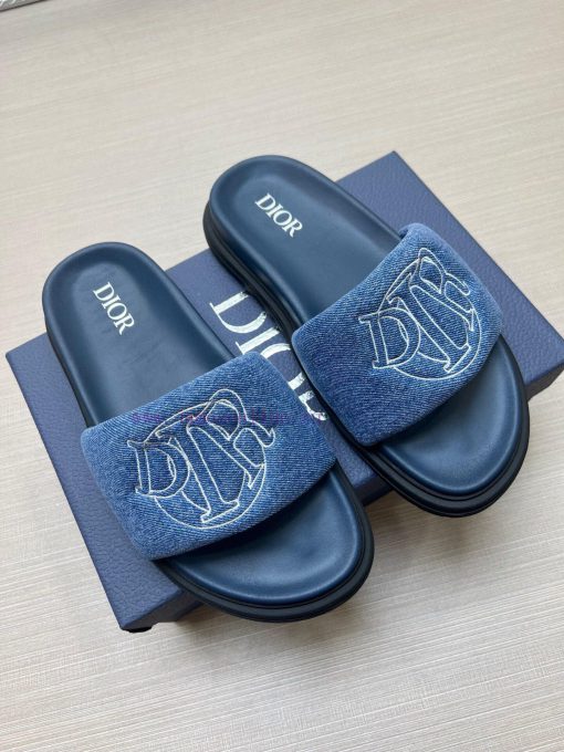 Dior men's slippers, a popular item on the official Dior website, are now available for salerns23b4i - Image 4