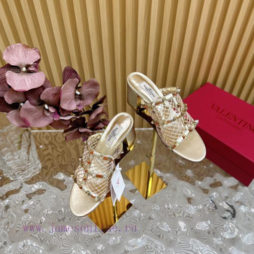 Top tier2024 Early Spring Fashion Show Update Valentino Striped Deep Mouth Half Drag/Flat/Hikdvlsrnm - Image 3