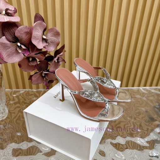 Amina Muaddi2024's new Charlotte series high heels have sharp edges and slanted square headswlxi4c1x - Image 2