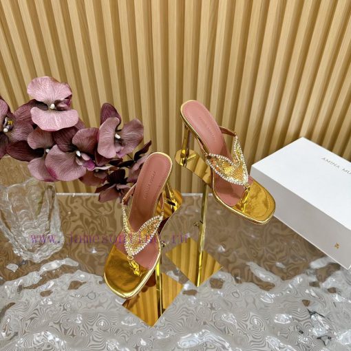 Amina Muaddi2024's new Charlotte series high heels have sharp edges and slanted square headsuv6r8qa1 - Image 3
