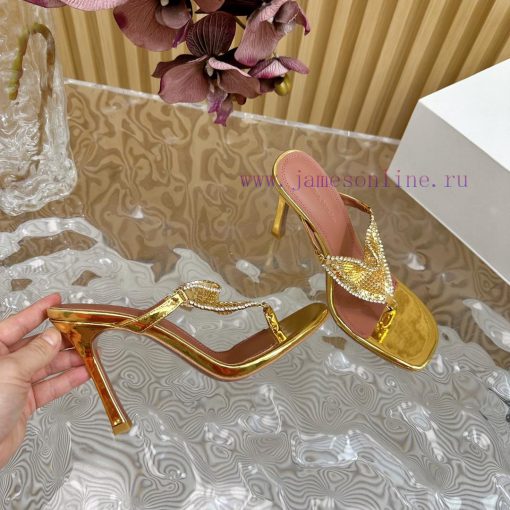 Amina Muaddi2024's new Charlotte series high heels have sharp edges and slanted square headsuv6r8qa1 - Image 9
