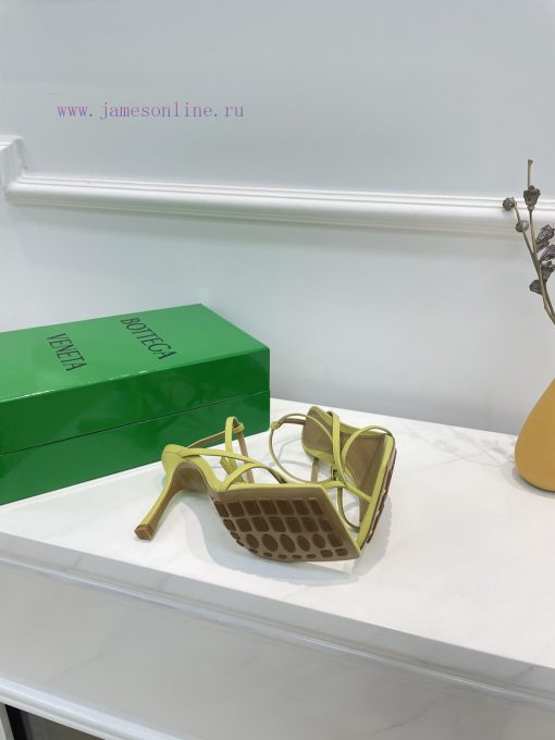 BV Butterfly Home 12 Color Strap Sandals Sky BlueBOTTEGA VENETA Strap Toe Sandals Continue trkqh1hjm - Image 9