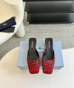 Prada 24/Show style satin square toe triangle heel high heelsWearing the elegant and intel1bxfgk6i