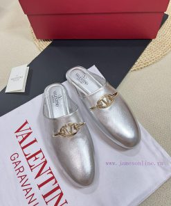 Valentino 2024 SS Spring/Summer New Product Baotou Half Dragged Golden V-Button Element Mullowkjxh3p