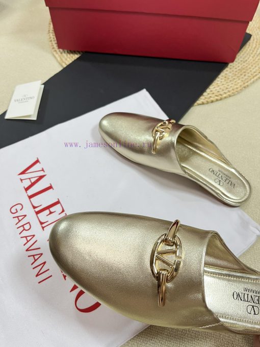 Valentino 2024 SS Spring/Summer New Product Baotou Half Dragged Golden V-Button Element Mull4ld7bjjr - Image 8