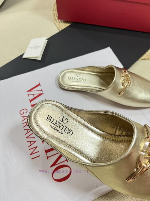Valentino 2024 SS Spring/Summer New Product Baotou Half Dragged Golden V-Button Element Mull4ld7bjjr - Image 9