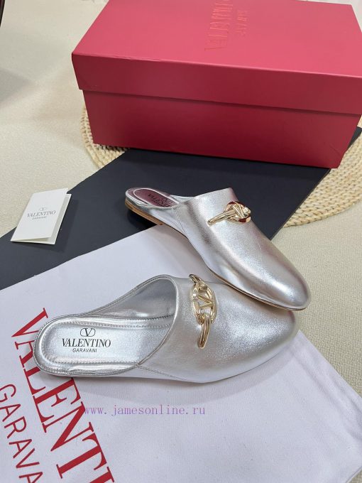 Valentino 2024 SS Spring/Summer New Product Baotou Half Dragged Golden V-Button Element Mullowkjxh3p - Image 6