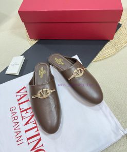 Valentino 2024 SS Spring/Summer New Product Baotou Half Dragged Golden V-Button Element Mullt5ugrfb1
