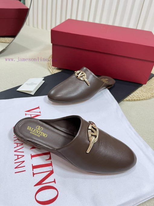 Valentino 2024 SS Spring/Summer New Product Baotou Half Dragged Golden V-Button Element Mullt5ugrfb1 - Image 3