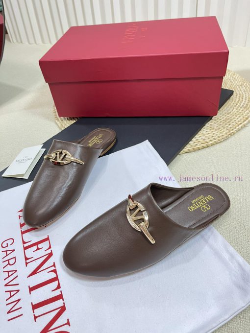 Valentino 2024 SS Spring/Summer New Product Baotou Half Dragged Golden V-Button Element Mullt5ugrfb1 - Image 4