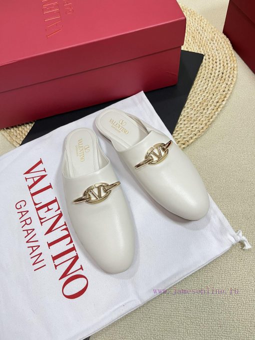 Valentino 2024 SS Spring/Summer New Product Baotou Half Dragged Golden V-Button Element Mullkmo5x8s9 - Image 2