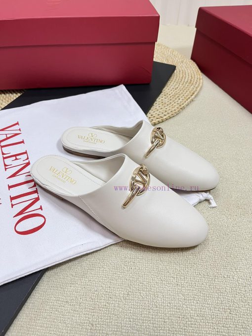 Valentino 2024 SS Spring/Summer New Product Baotou Half Dragged Golden V-Button Element Mullkmo5x8s9 - Image 3