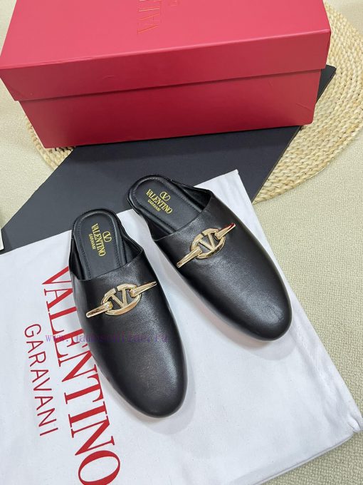 Valentino 2024 SS Spring/Summer New Product Baotou Half Dragged Golden V-Button Element Mullyzq7nrt2