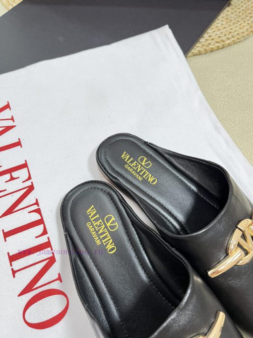 Valentino 2024 SS Spring/Summer New Product Baotou Half Dragged Golden V-Button Element Mullyzq7nrt2 - Image 9
