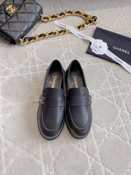 Chanel's new loafers classic chain decoration simple and atmospheric chain logo exquisite an00b6re7z