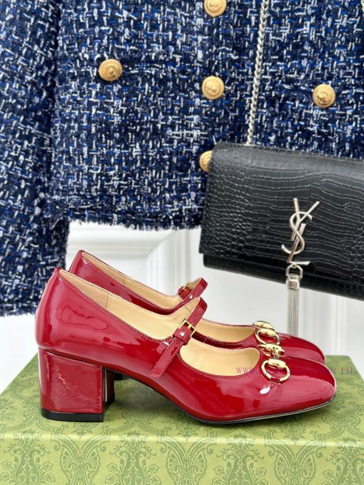 Gucci's timeless classic style with a horseneck buckle, fashionable Mary Jane single shoeOriogt0unuf