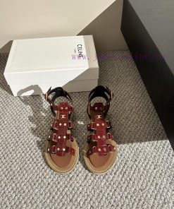 CELINE's new popular Arc de Triomphe British style flat sandals and slippers are simple, styoywel08s