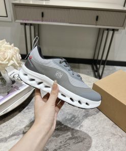 The latest sports shoes come with a full set of packaging, providing 100% comfort and being bp5y1hhi