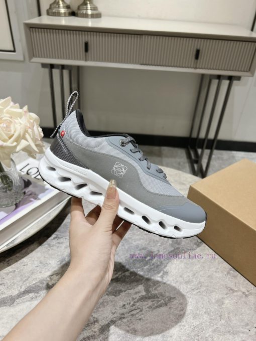 The latest sports shoes come with a full set of packaging, providing 100% comfort and being bp5y1hhi - Image 2