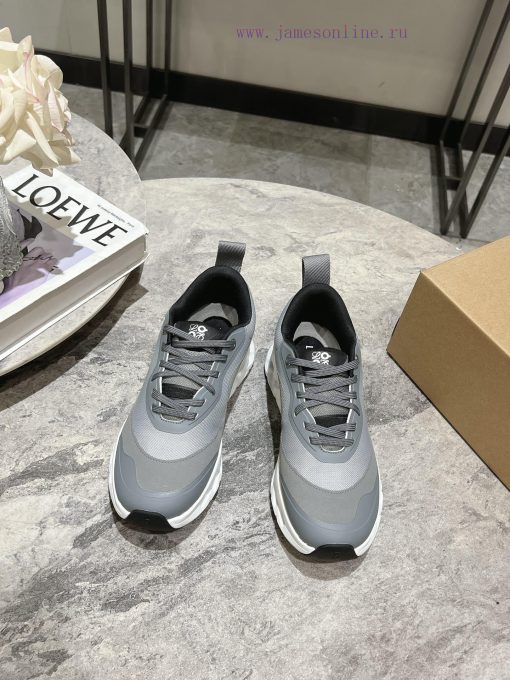 The latest sports shoes come with a full set of packaging, providing 100% comfort and being bp5y1hhi - Image 3
