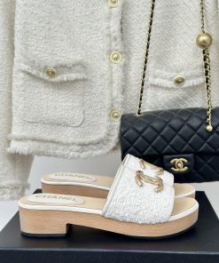 Chanel | Chanel 24P New Solid Wood ProductDouble C thick soled slippersThe unique materials dxwrc724