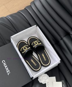 Chanel's New Double C Willow SlippersThis season's honey looks so good when dragged on footTbqsy2ykn