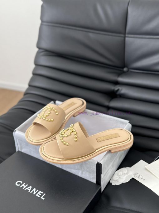 Chanel's New Double C Willow SlippersThis season's honey looks so good when dragged on footTg8moz731 - Image 4