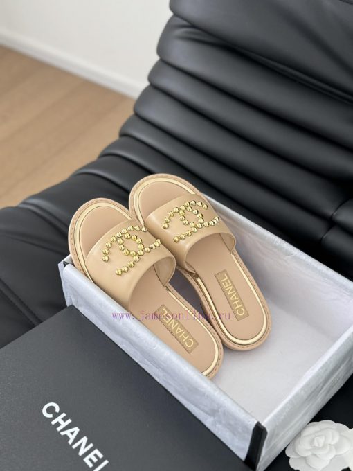 Chanel's New Double C Willow SlippersThis season's honey looks so good when dragged on footTg8moz731 - Image 9