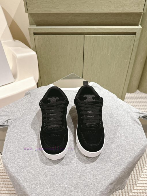 Couple style | ² ⁰ ² 4 𝐬𝐬 🤍🤎𝐶𝑒𝑙𝑖𝑛  Celine's new autumn deer skin casual shoe series is launcp0idxlz0