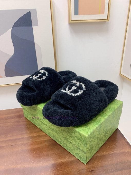 Gucci GUCCI2024 new lamb wool slippers priceTop quality pure fur integrated straight fur crelzr5b2s0 - Image 7