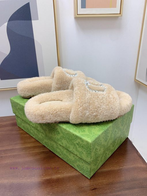 Gucci GUCCI2024 new lamb wool slippers priceTop quality pure fur integrated straight fur creviopvc34 - Image 9