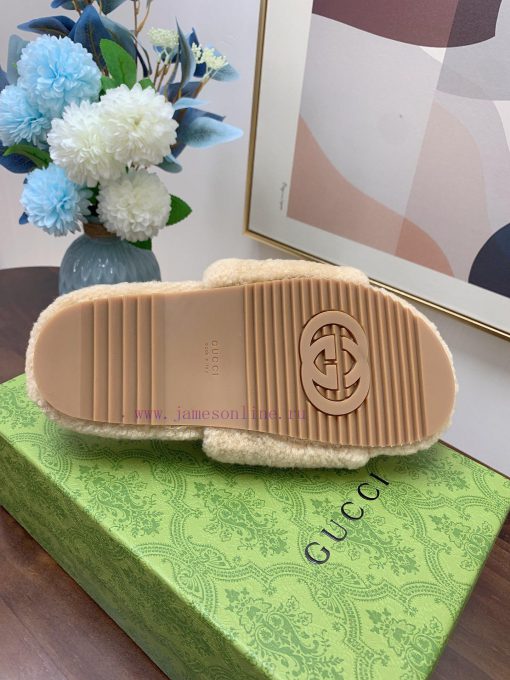 Gucci GUCCI2024 new lamb wool slippers priceTop quality pure fur integrated straight fur creviopvc34 - Image 10