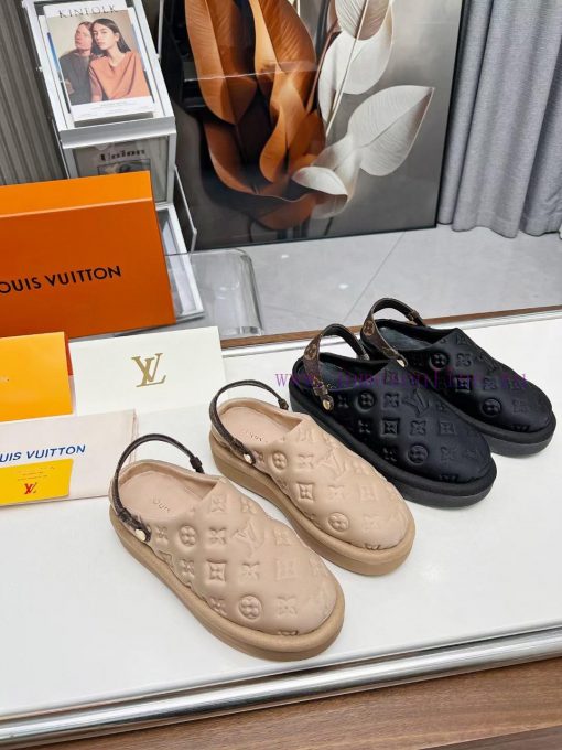 The new Louis Vuitton model is being released simultaneously, featuring an Italian imported xl0rl3yc - Image 2