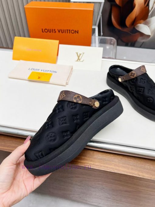 The new Louis Vuitton model is being released simultaneously, featuring an Italian imported xl0rl3yc - Image 5