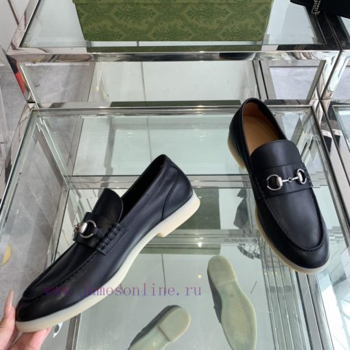Gucci Classic Men's Horseneck Buckle loafersFeaturing a classic design and intricately embel0lis70a1 - Image 4