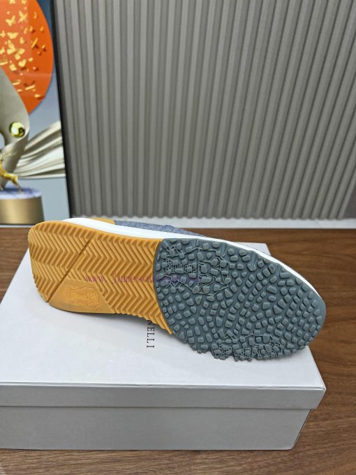 (brunellocucinelli),The fabric is made of cashmere and fly woven sheepskin, and the packagindp8ey4fx - Image 8