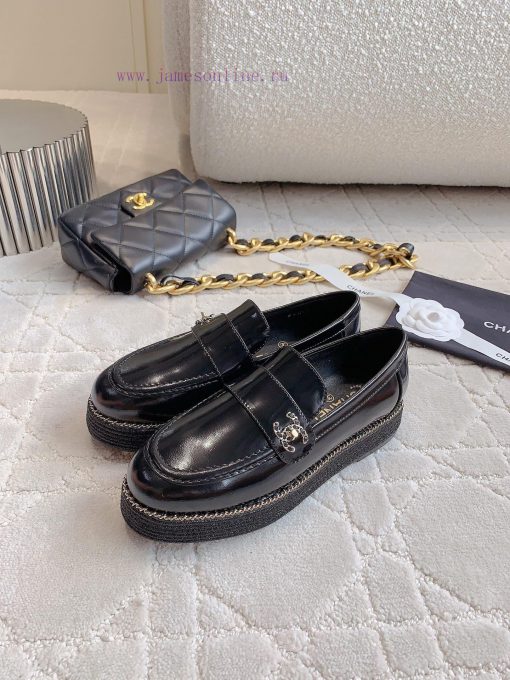 Chanel's new loafers classic chain decoration simple and atmospheric chain logo exquisite an08bp7rmv - Image 3