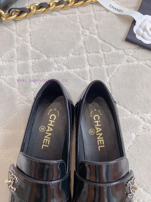 Chanel's new loafers classic chain decoration simple and atmospheric chain logo exquisite an08bp7rmv - Image 7