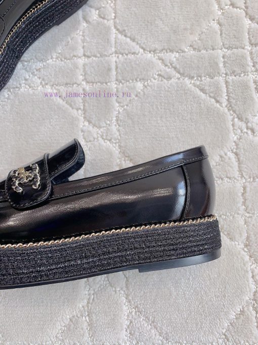 Chanel's new loafers classic chain decoration simple and atmospheric chain logo exquisite an08bp7rmv - Image 9