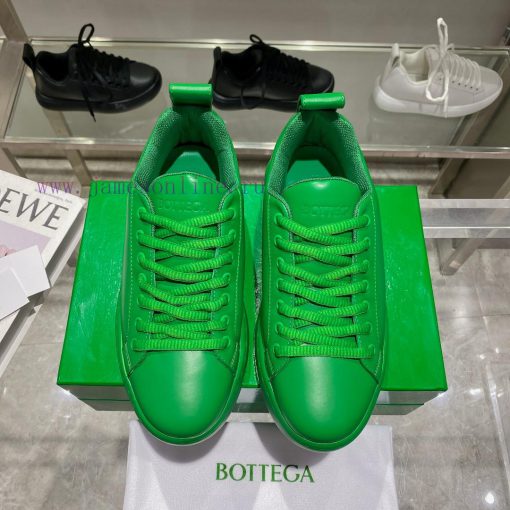 The original BottegaVeneta Baodiejia classic men's lace up sneakers were developed with top nvybais3