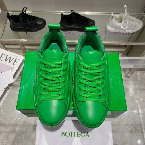 The original BottegaVeneta Baodiejia classic men's lace up sneakers were developed with top nvybais3 - Image 2